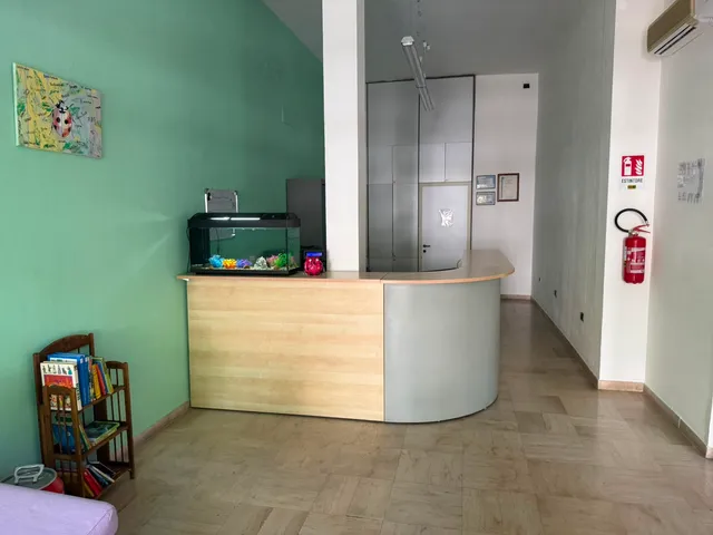 La reception della sede completata, con acquario e area di attesa